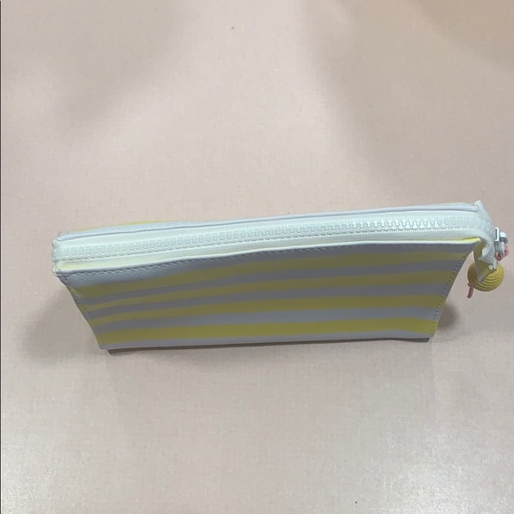 NWOT makeup bag - Picture 4 of 5